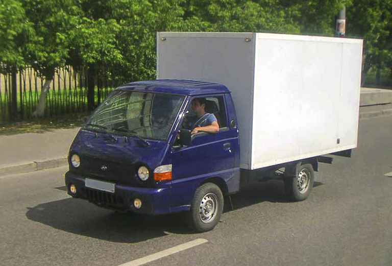 Заказать отдельный автомобиль для транспортировки личныx вещей : Средняя коробка из Мурманска в Калининград