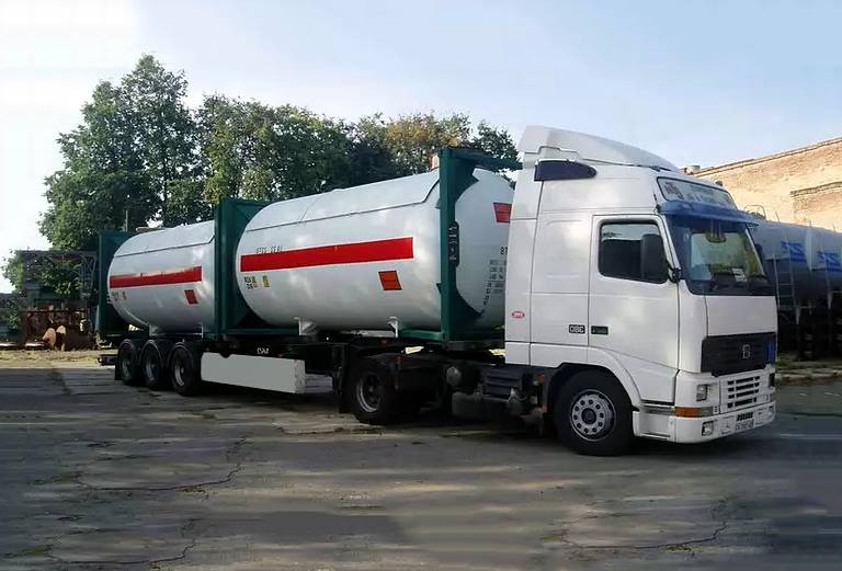 Машина для перевозки метизной продукции из Краснодар в Хасавюрт